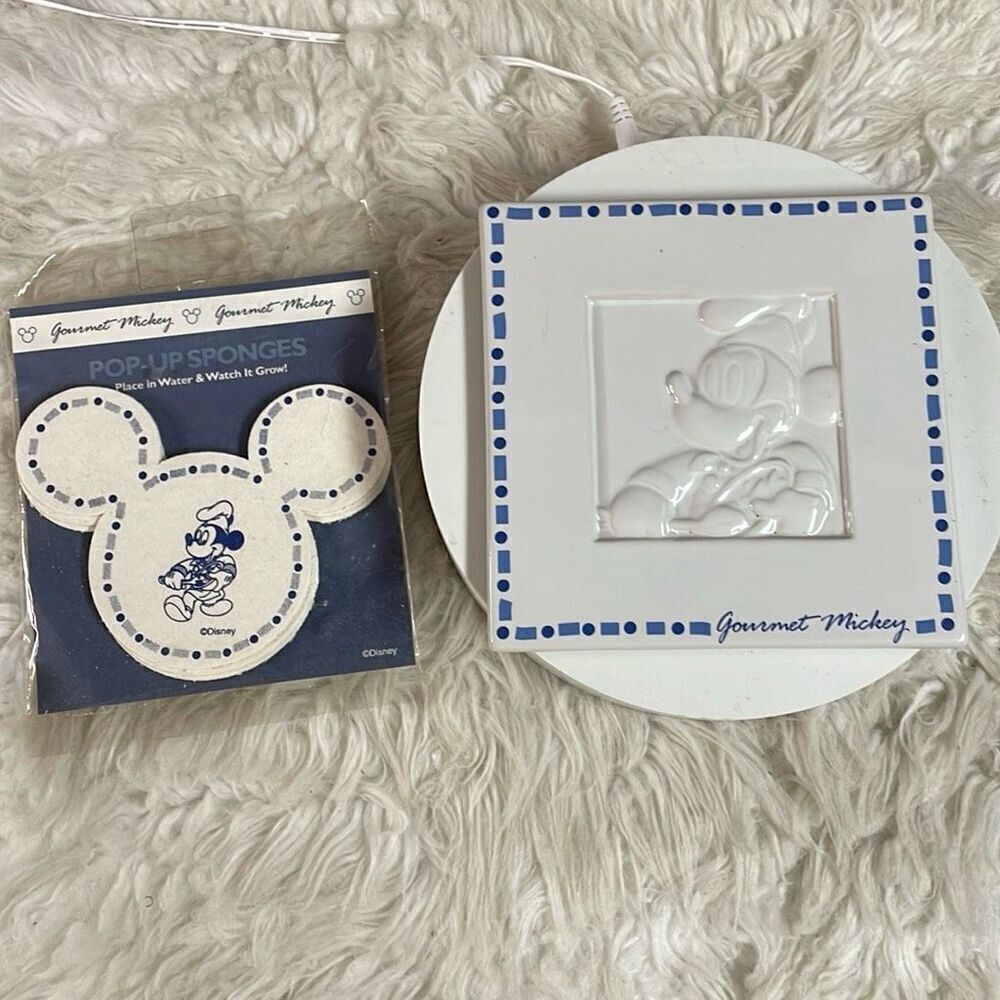 Disney Gourmet Mickey Ceramic Hot Plate 6X6 & Pop Up Kitchen Sponges Blue White